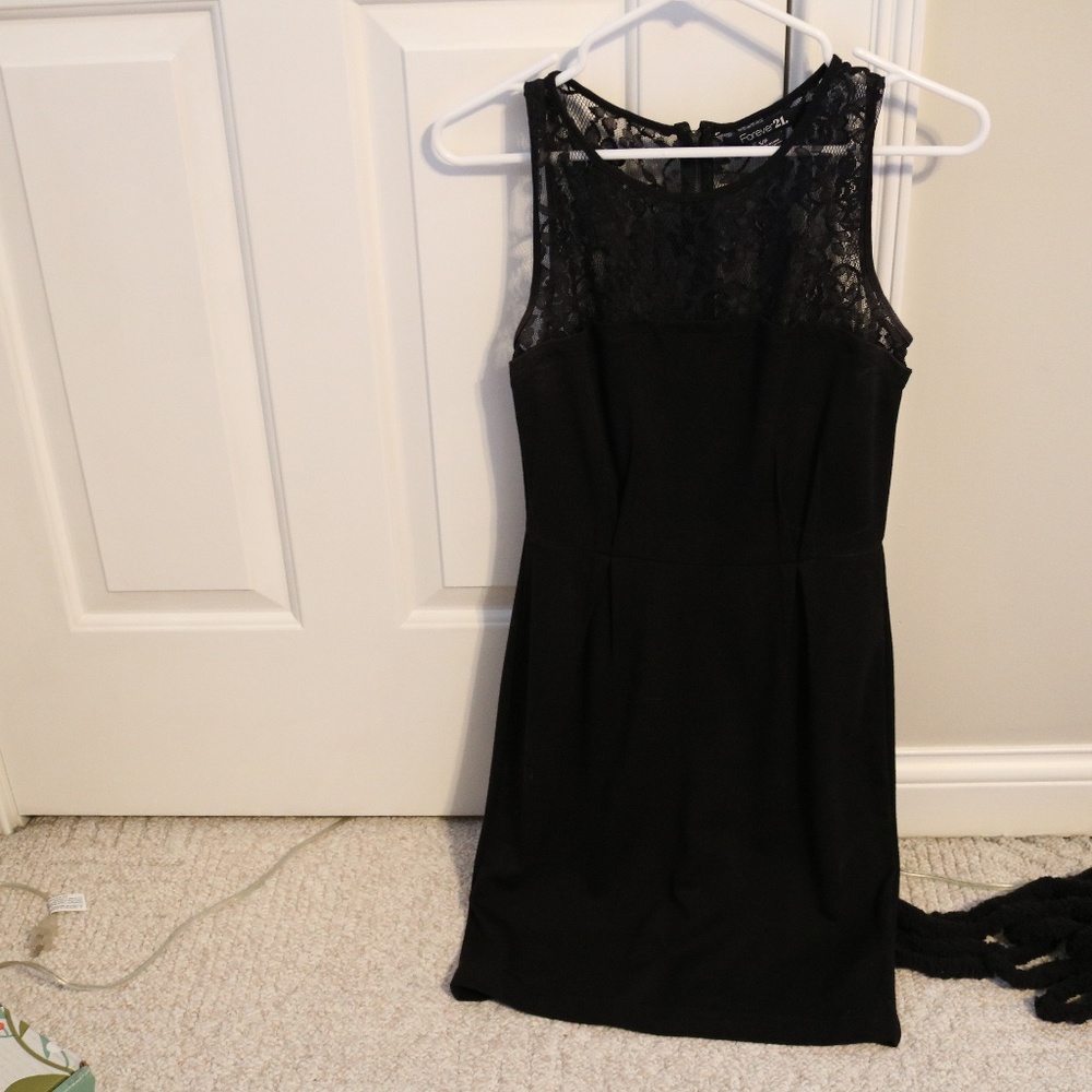 Black Dress - Lace top & Form-fitting bottom